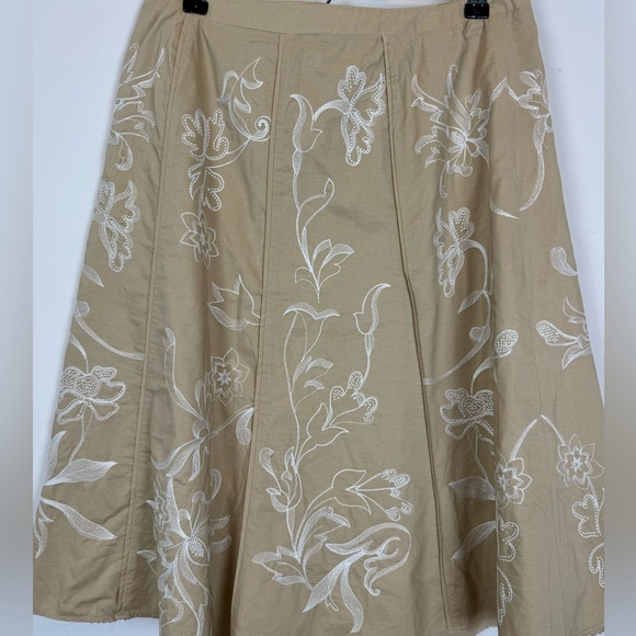 Ann Taylor Dresses & Skirts - Ann Taylor Embroidered Floral A-Line Midi Skirt Beige Cotton Boho Size 8